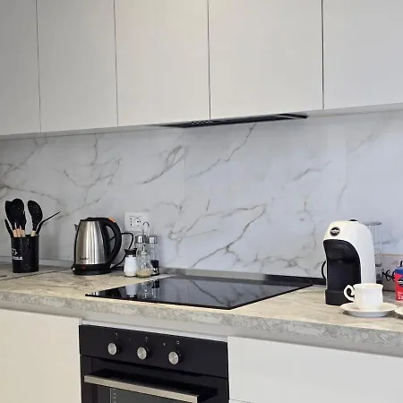 Penthouse With A View 地拉那