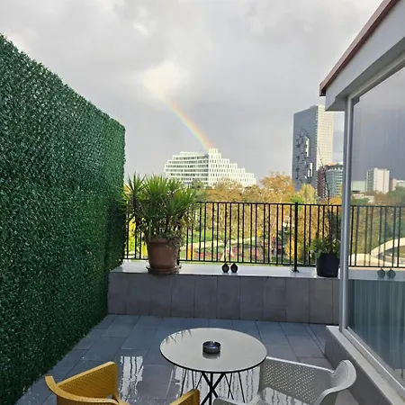 Penthouse With A View Apartmán *